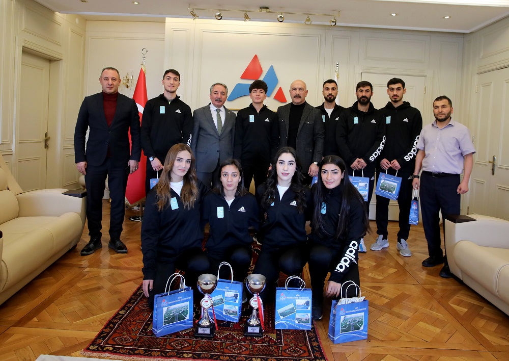 Üniversitelerarası Kros Türkiye Şampiyonası ve Voleybol Bölgesel Lig grup müsabakalarında öğrencilerimizden büyük başarı