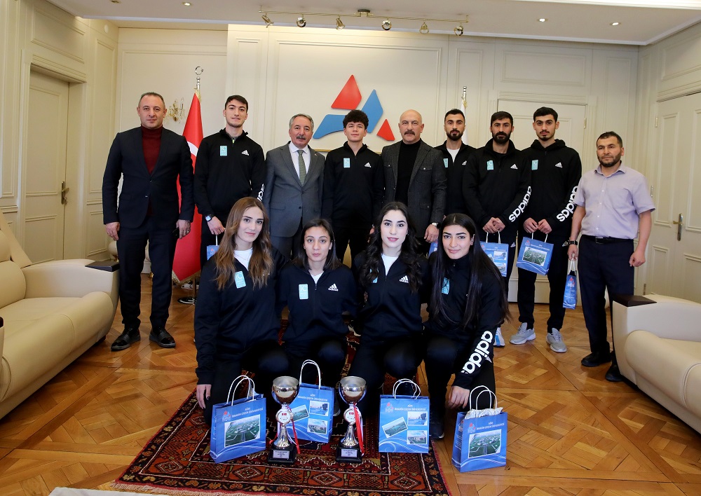 Üniversitelerarası Kros Türkiye Şampiyonası Ve Voleybol Bölgesel Lig Grup Müsabakalarında Öğrencilerimizden Büyük Başarı