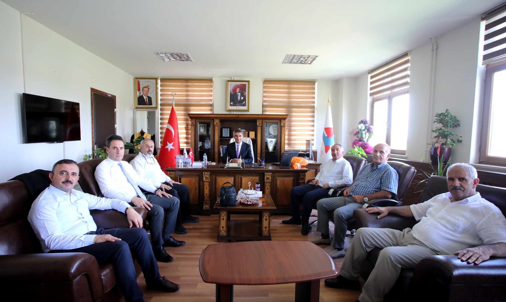 Rektörümüz Prof. Dr. KARABULUT, Ataması Yapılan İİBF Dekanı Prof. Dr. Erdal YILMAZ’a Hayırlı Olsun Ziyaretinde Bulundu